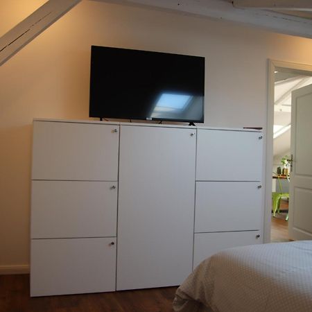 הוסום Altes Bahnhofsvorsteherhaus Wohnung Unten מראה חיצוני תמונה