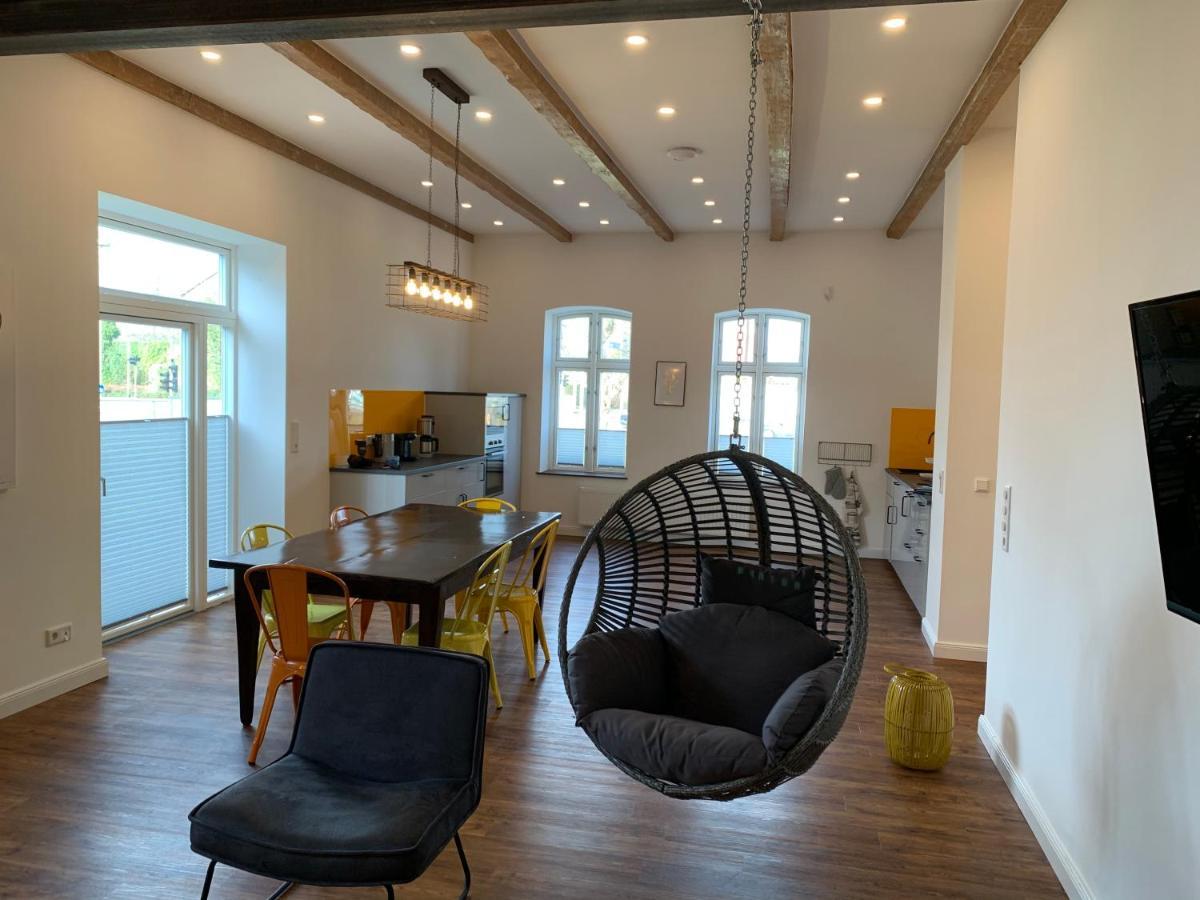 הוסום Altes Bahnhofsvorsteherhaus Wohnung Unten מראה חיצוני תמונה
